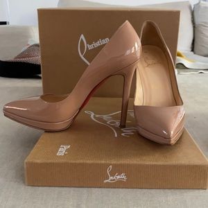 Nude Louboutin Pumps